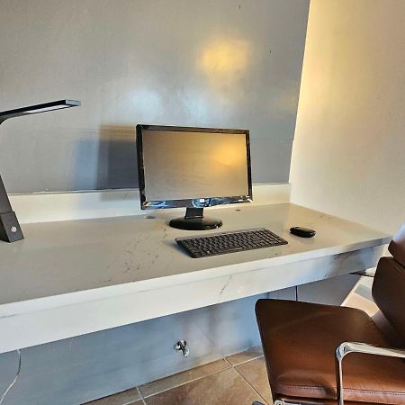 Surestay Studio By Best Western Victoria Buitenkant foto