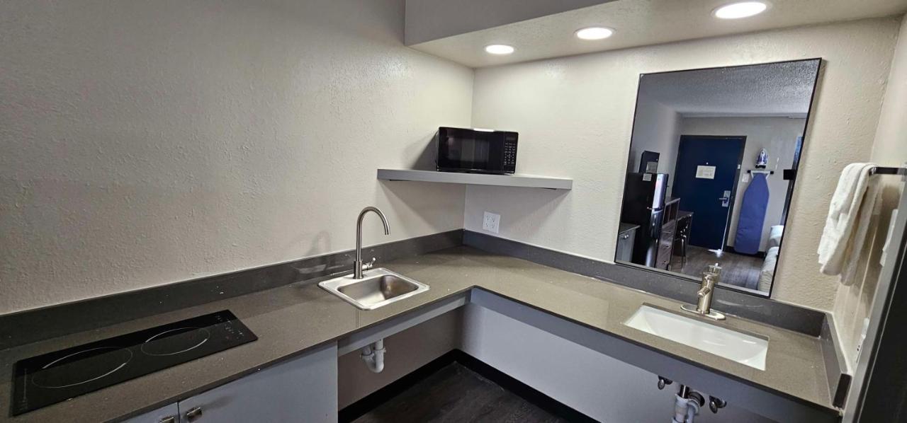 Surestay Studio By Best Western Victoria Buitenkant foto